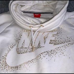 Small Woman Nike Hoodie